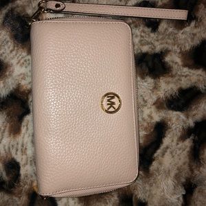 Michael Kors Wristlet Wallet, pale pink